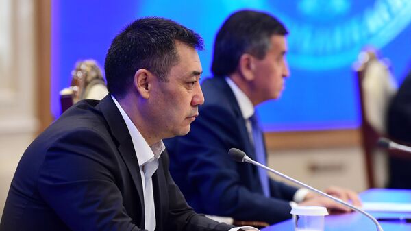 Премьер-министр Киргизии Садыр Жапаров на внеочередном заседании парламента в Бишкеке