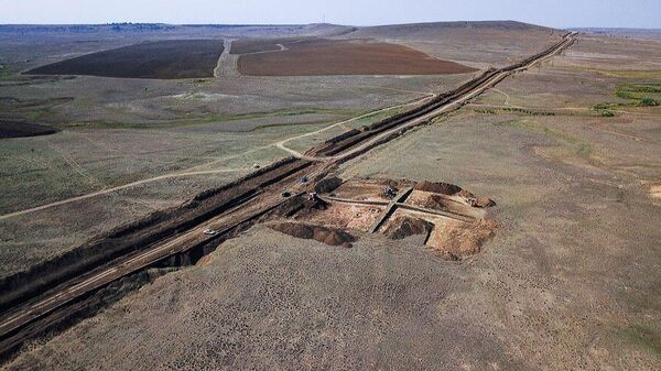 Раскопки на территории строящегося тракта водоподачи в Феодосию и Керчь