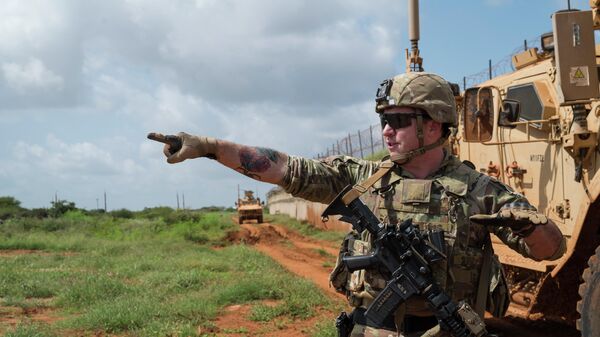 Американский военнослужащий во время патрулирования в Сомали