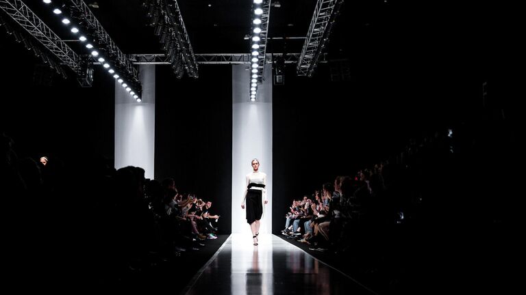 Показ во время Mercedes-Benz Fashion Week