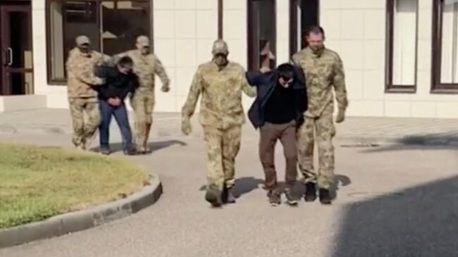 ФСБ задержала двух членов банды Шамиля Басаева. Стоп-кадр видео