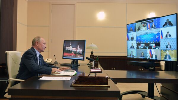 Президент РФ Владимир Путин во время встречи в режиме видеоконференции с членами правления Российского союза промышленников и предпринимателей (РСПП)