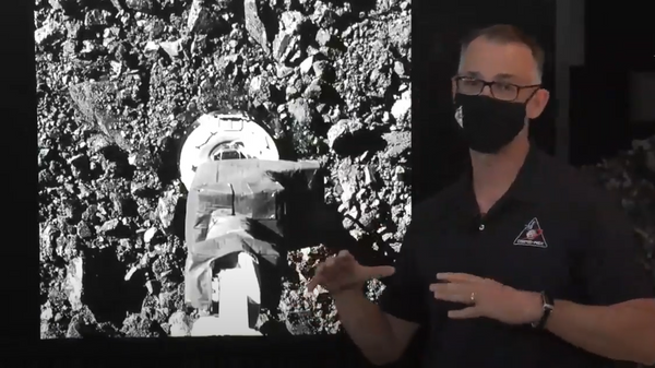 Прямая трансляция забора грунта автоматическим зондом Osiris-Rex с астероида Бенну