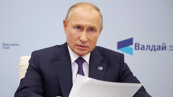 Президент РФ Владимир Путин принимает участие в заседании дискуссионного клуба Валдай в режиме видеосвязи