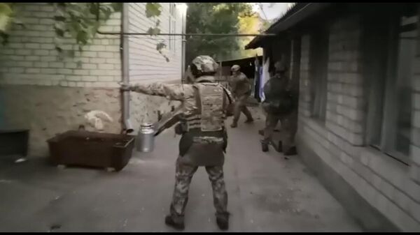 Задержание сотрудниками ФСБ участников террористической организации Ат-Такфир Валь-Хиджра. Стоп-кадр видео