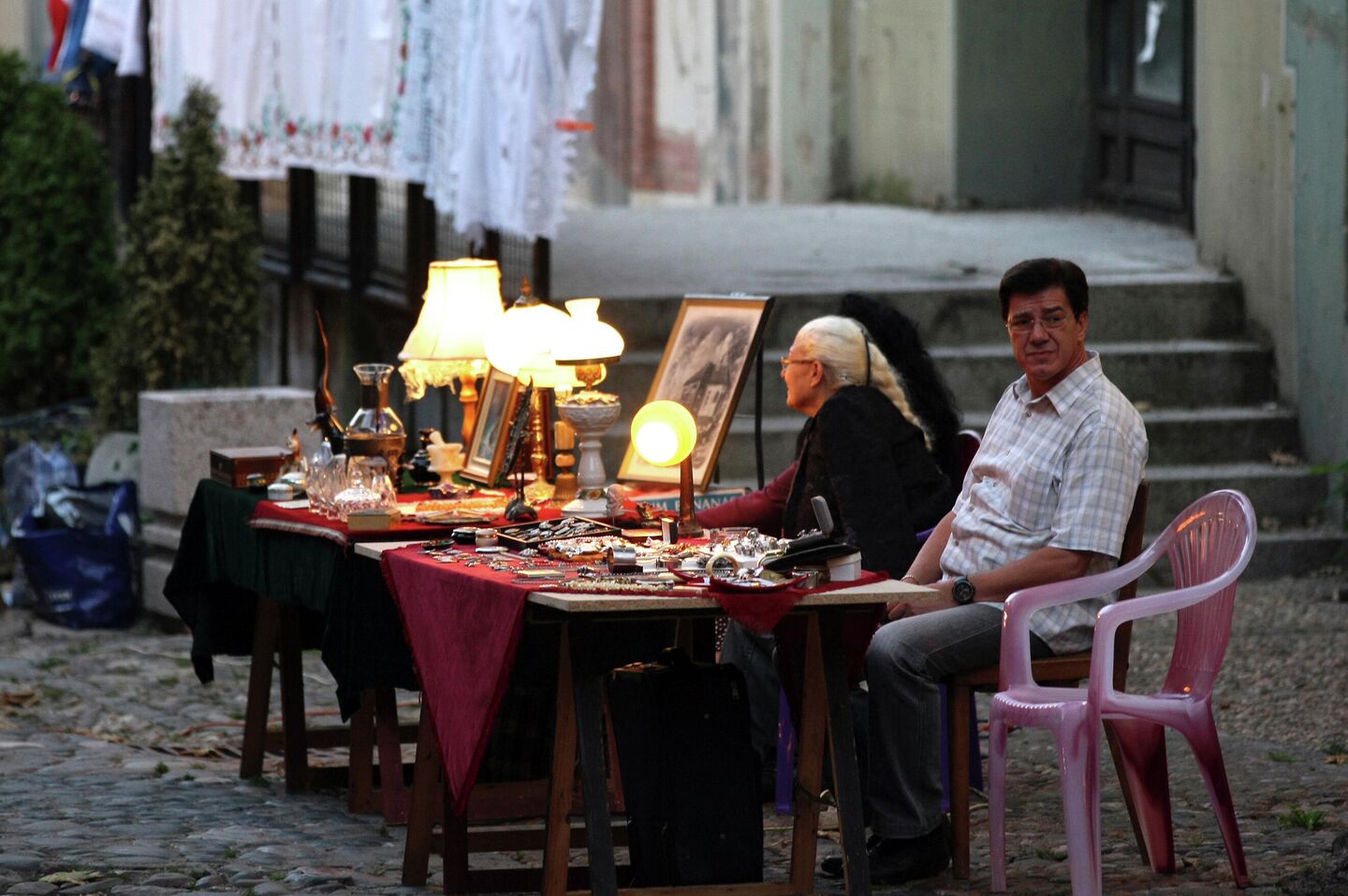 Торговля сувенирами на одной из улиц Белграда