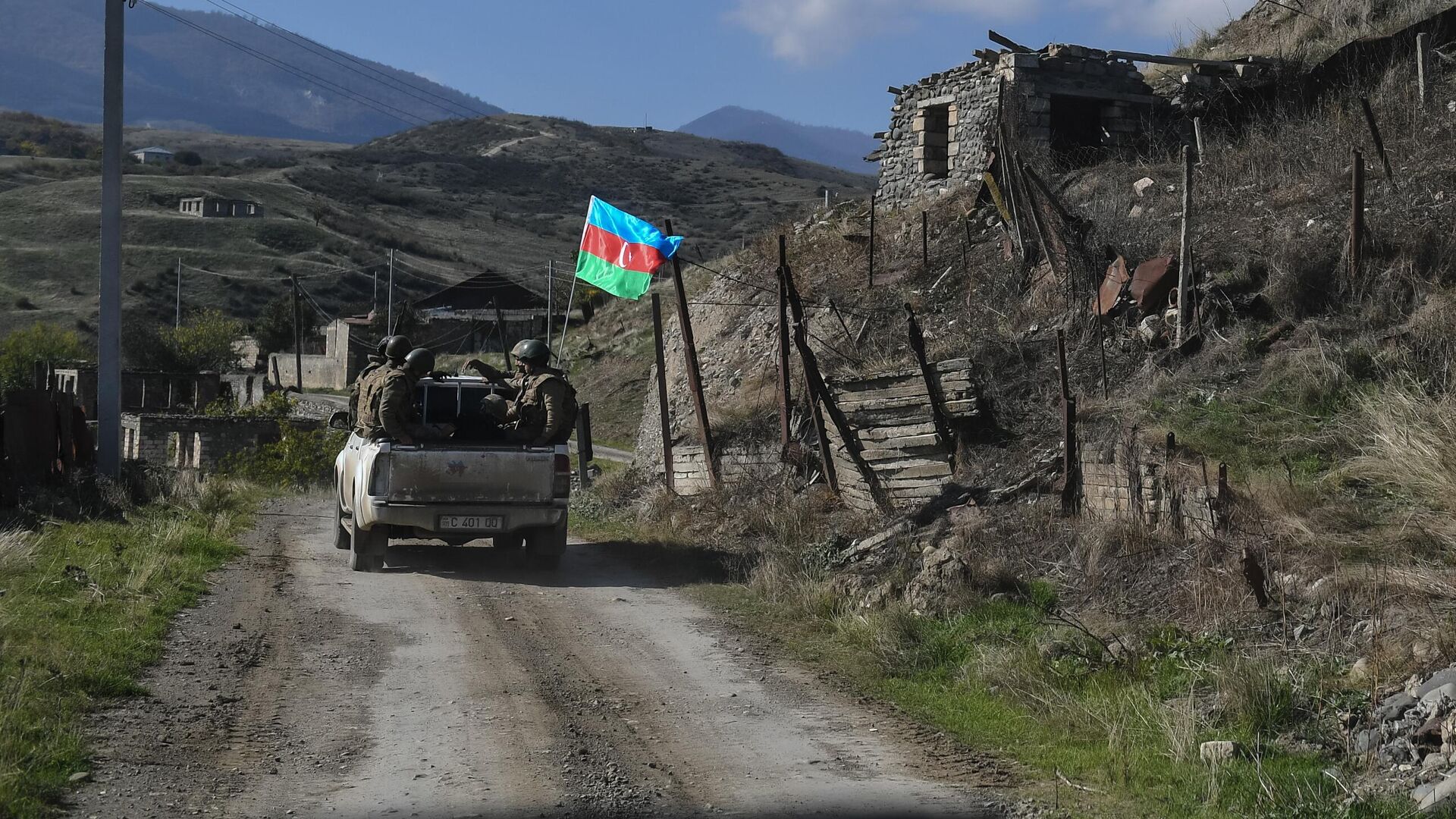 Военнослужащие азербайджанской армии на территории села Талыш - РИА Новости, 1920, 09.11.2020