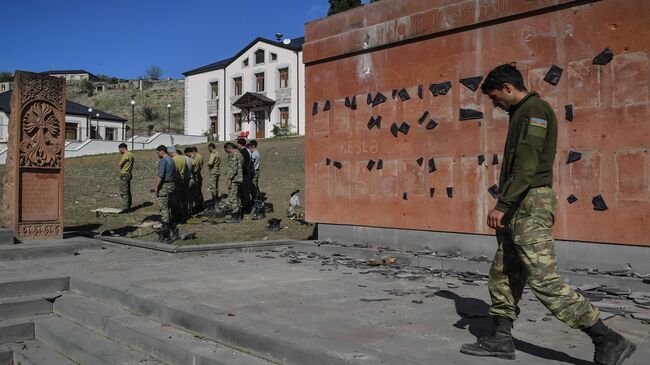 Военнослужащие азербайджанской армии на территории села Талыш