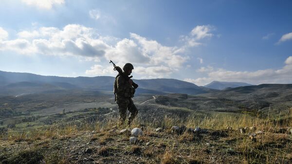Военнослужащий азербайджанской армии у села Талыш