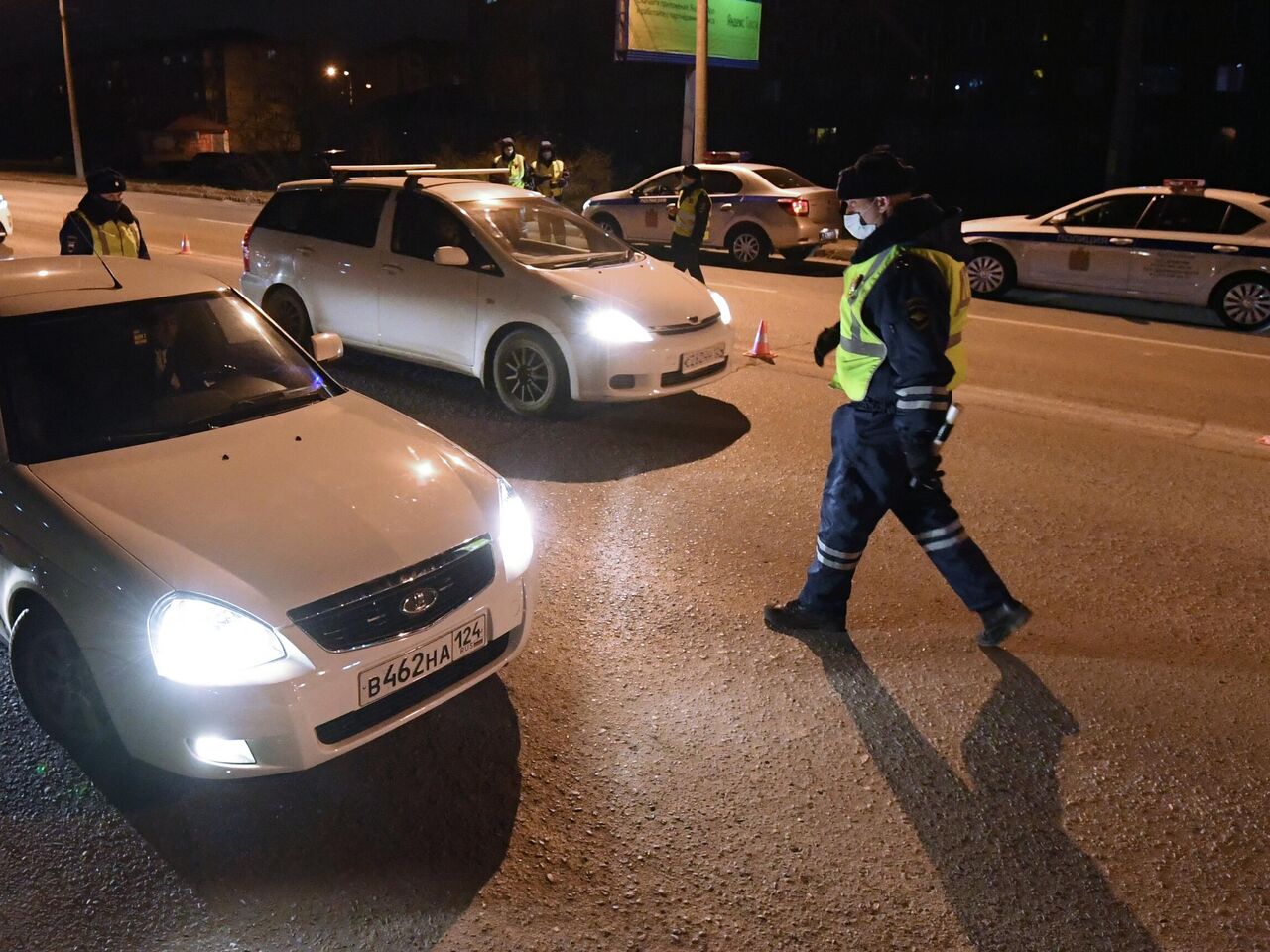 Проезд по обрушенной из-за ливня дороге в Дмитрове временно ограничен - РИА  Новости, 05.07.2024