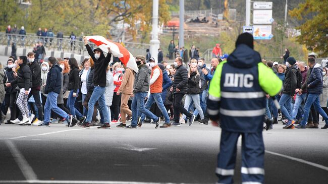 Участники акции протеста оппозиции Народный ультиматум в Минске