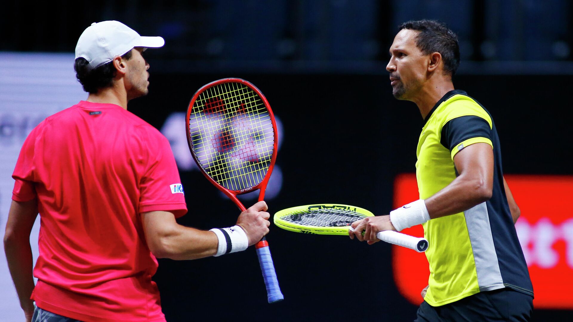 Tennis - ATP 250 - bett1HULKS Championship - Lanxess Arena Cologne, Cologne, Germany - October 25, 2020 South Africa's Raven Klaasen and Japan's Ben McLachlan celebrate during their final match against Germany's Kevin Krawietz and Andreas Mies REUTERS/Thilo Schmuelgen - РИА Новости, 1920, 25.10.2020