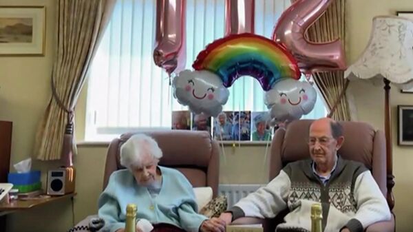 Скриншот видео о самом пожилом челове в Великобритании Джоан Хоккард