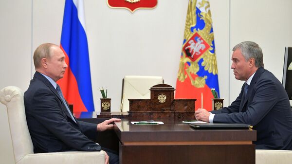Президент РФ Владимир Путин и председатель Государственной Думы РФ Вячеслав Володин во время встречи