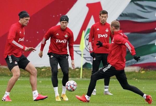 Тренировка ФК Локомотив перед матчем Лиги чемпионов с ФК Бавария