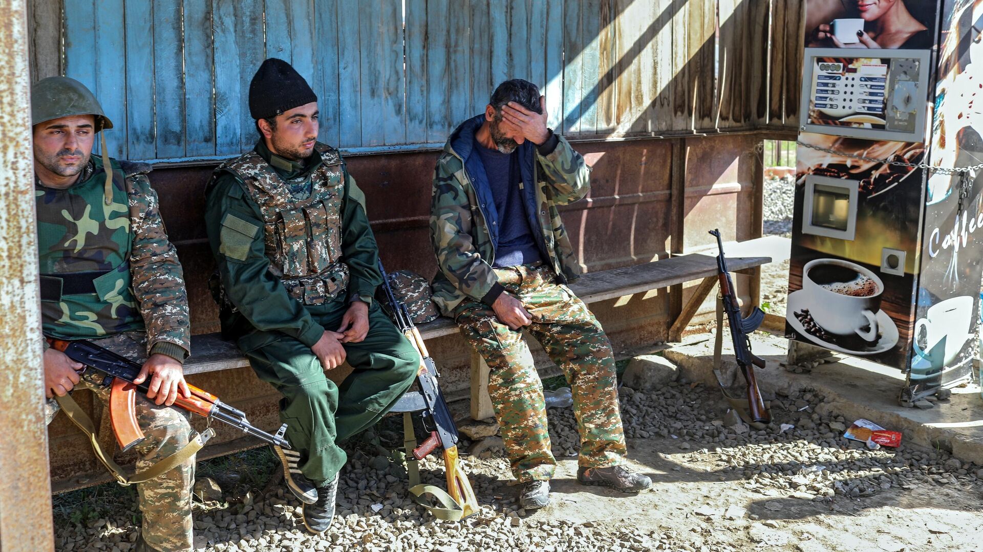 Вооруженные мужчины в селе Чанахчи в Нагорном Карабахе - РИА Новости, 1920, 27.10.2020