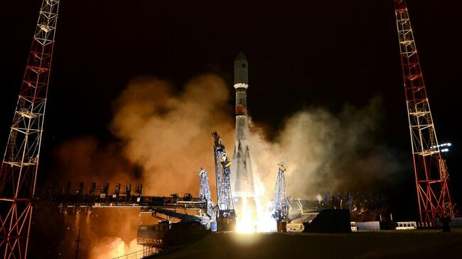 Пуск ракеты-носителя Союз-2 с космическим аппаратом нового поколения системы Глонасс-К