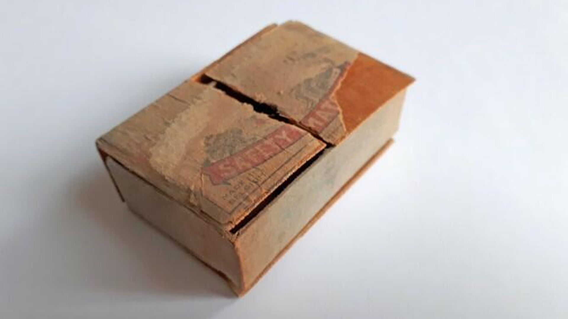 Найденный спичечный коробок с письмом в церкви Святого Иакова в Антверпене, Бельгия - РИА Новости, 1920, 28.10.2020