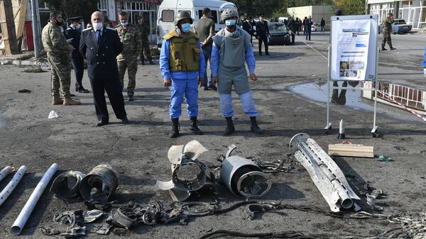 Фрагменты ракет, найденные в азербайджанском городе Барда, после ракетного обстрела 