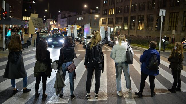 Акция против запрета абортов в Варшаве