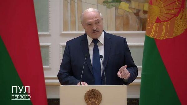 Лукашенко: Мы в плен никого не берем