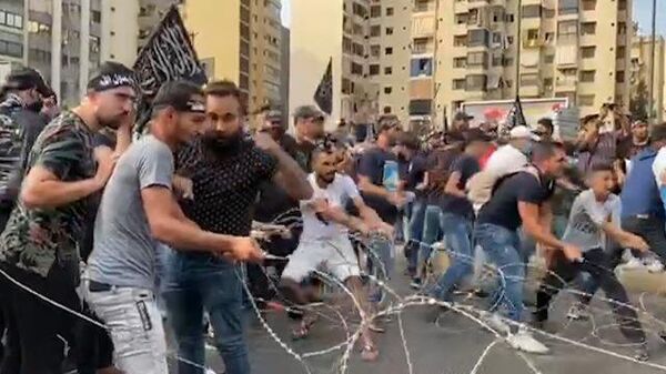 Протесты у французского посольства в Бейруте