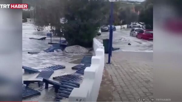Цунами после землетрясения в Измире