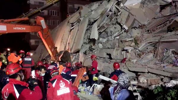 Последствия землетрясения в турецком Измире. Стоп-кадр видео