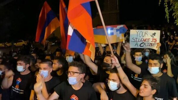 Третья попытка перемирия: в Карабахе продолжаются военные действия