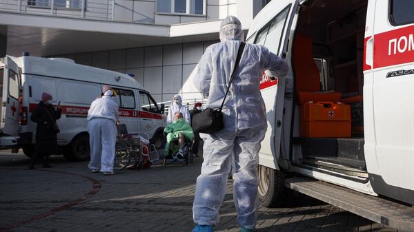 Эвакуация пациентов 2-й городской больницы Челябинска, где произошел взрыв и возгорание из-за разгерметизации кислородного оборудования