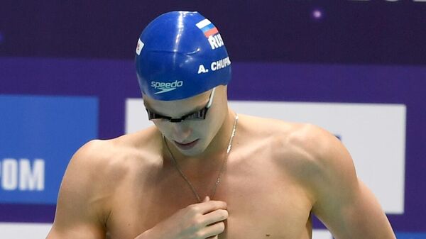 Антон Чупков на дистанции 200 метров брассом в финальном заплыве среди мужчин на чемпионате России по плаванию в Казани.