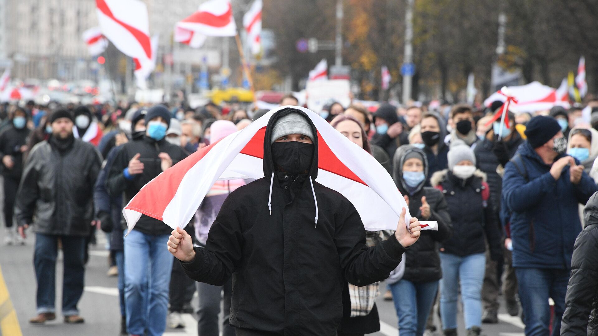 Участники несанкционированной акции Дзяды (Деды, Предки) в Минске - РИА Новости, 1920, 20.11.2020