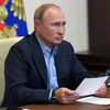 Президент РФ Владимир Путин во время встречи в режиме видеоконференции с финалистами конкурса Большая перемена