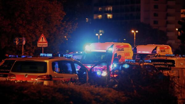 Полицейские на одной из улиц после теракта в Вене