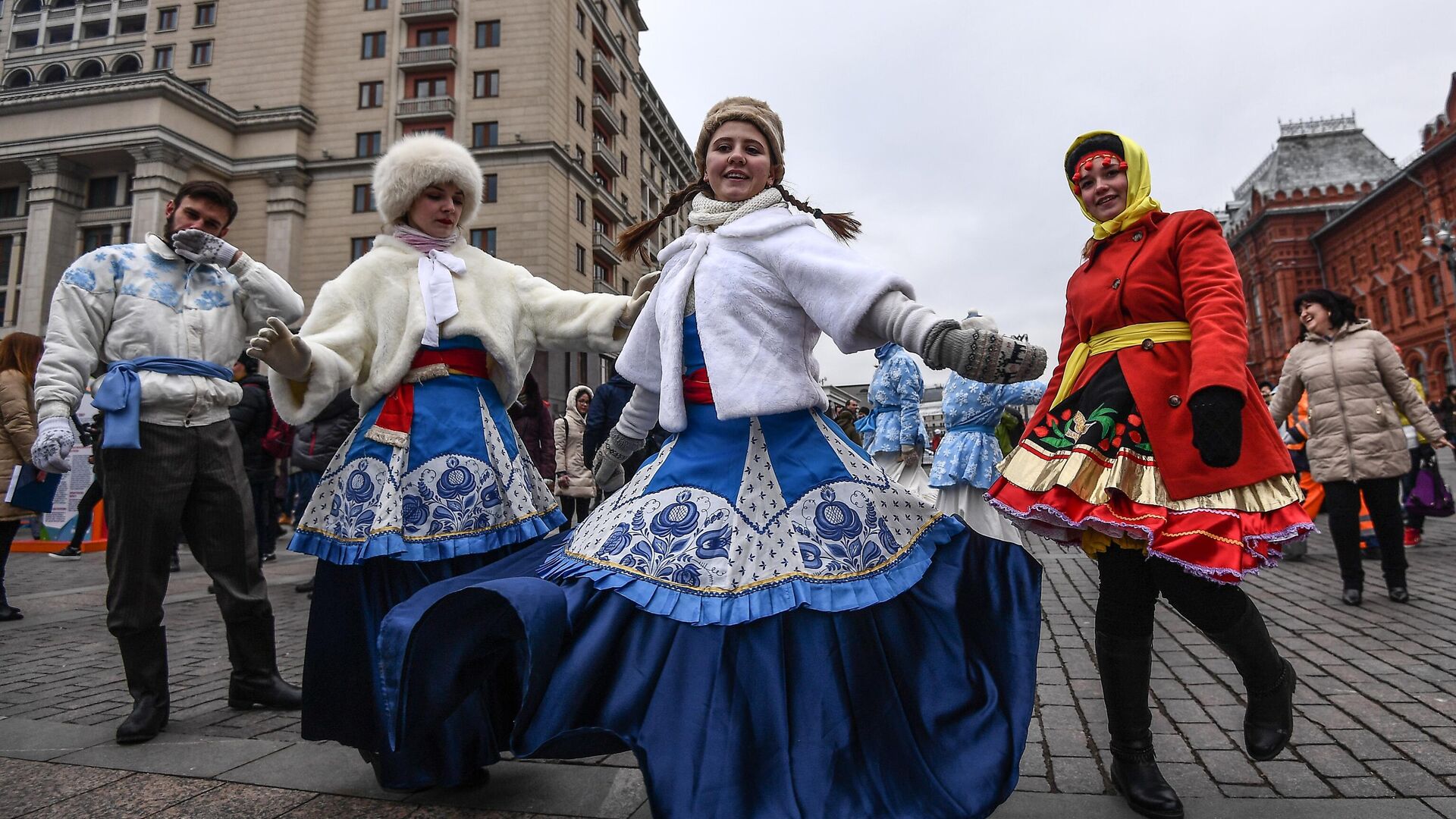 Участники фестиваля День народного единства на Манежной площади в Москве - РИА Новости, 1920, 04.11.2022