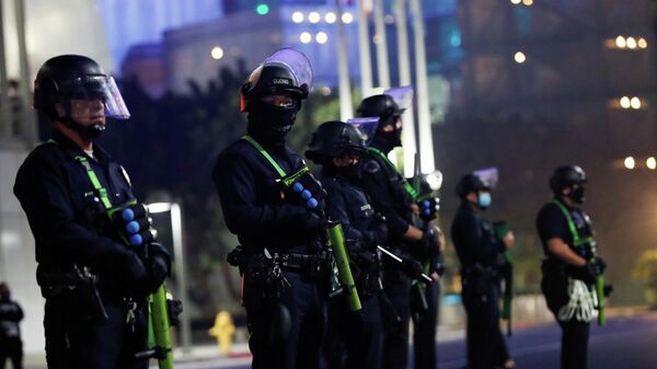 Сотрудники полиции во время президентских выборов в Лос-Анджелесе, США