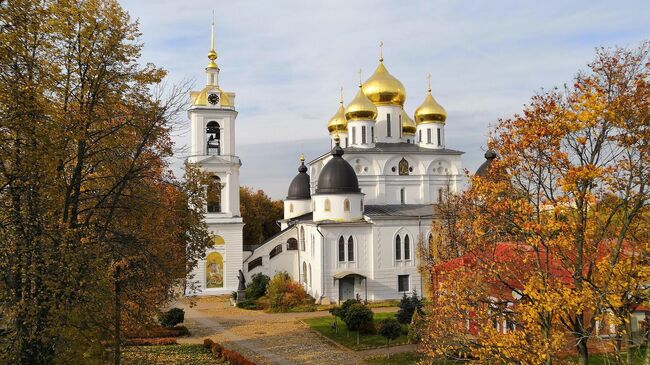 Успенский собор Дмитровского кремля