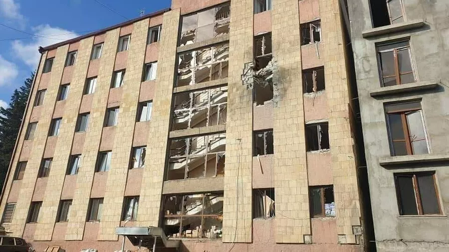 Последствия ночного обстрела Степанакерта Последствия ночного обстрела Степанакерта