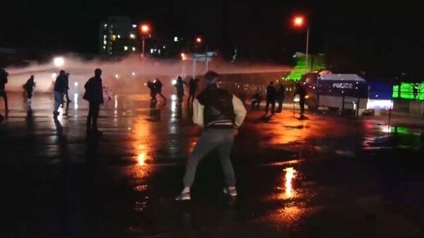 Стычки митингующих с полицией в Тбилиси. Кадры МВД Грузии
