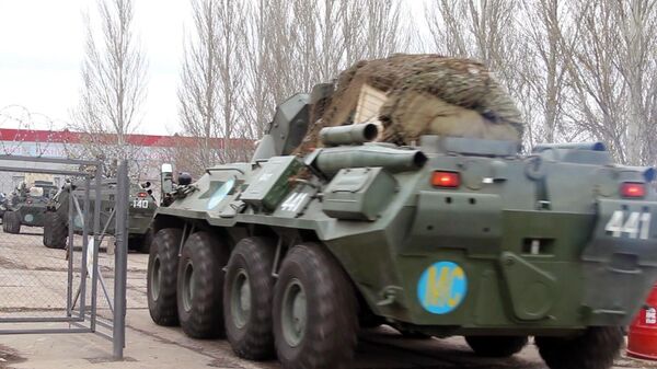 Выдвижение колонны с техникой миротворческой бригады на аэродром Ульяновск-Восточный