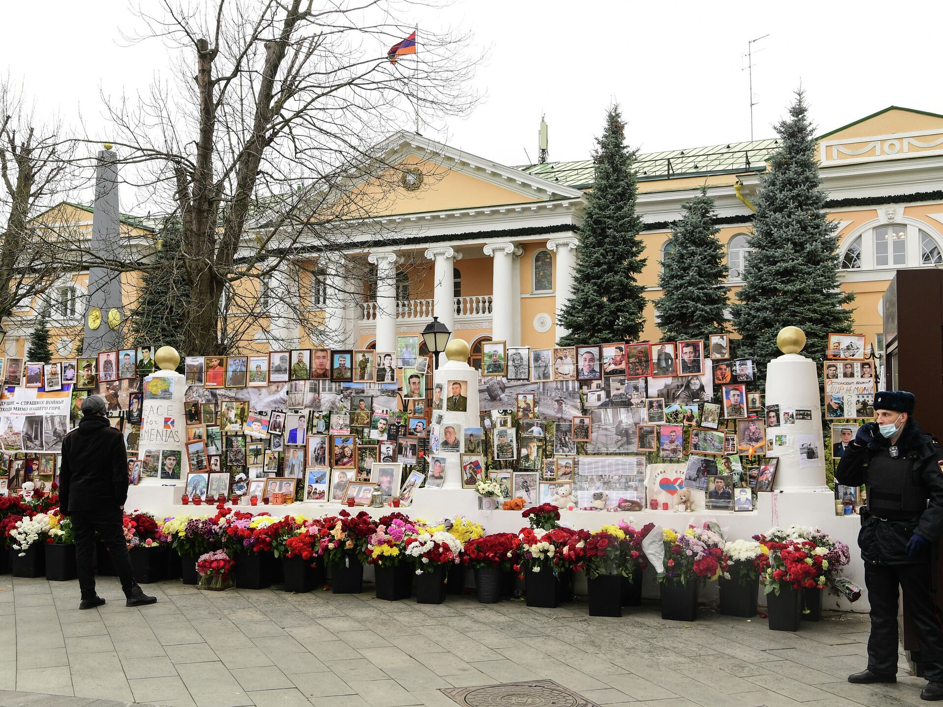 Посольство Армении в России не будет усиливать охрану - РИА Новости,  10.11.2020