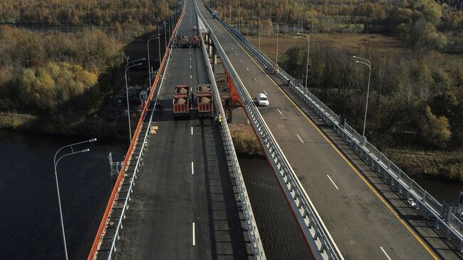 Демонстрация испытаний крупных мостов на прочность на ЦКАД-3