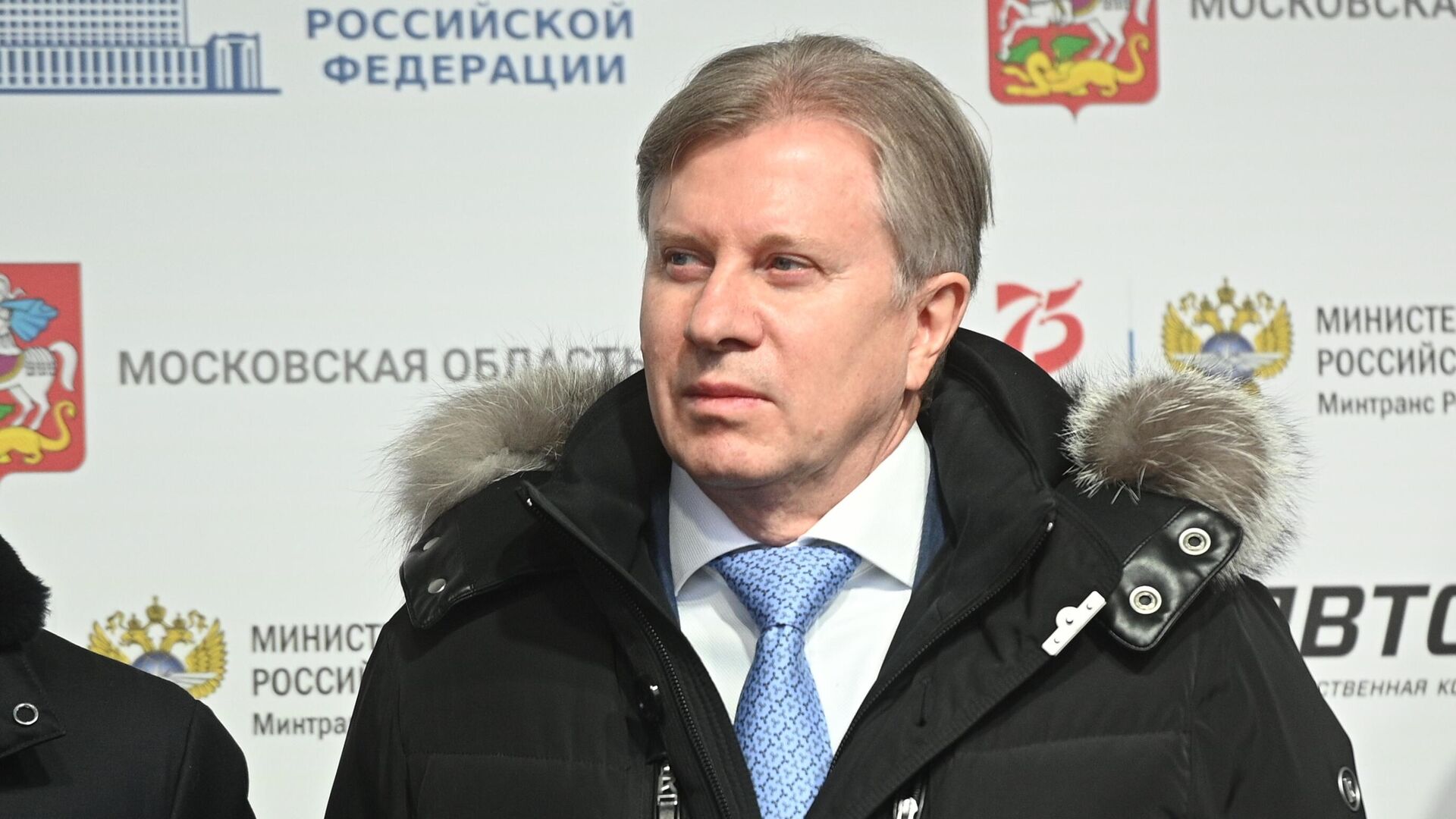 Министр транспорта РФ Виталий Савельев на церемонии запуска движения по самому длинному участку ЦКАД-3 - РИА Новости, 1920, 15.11.2020