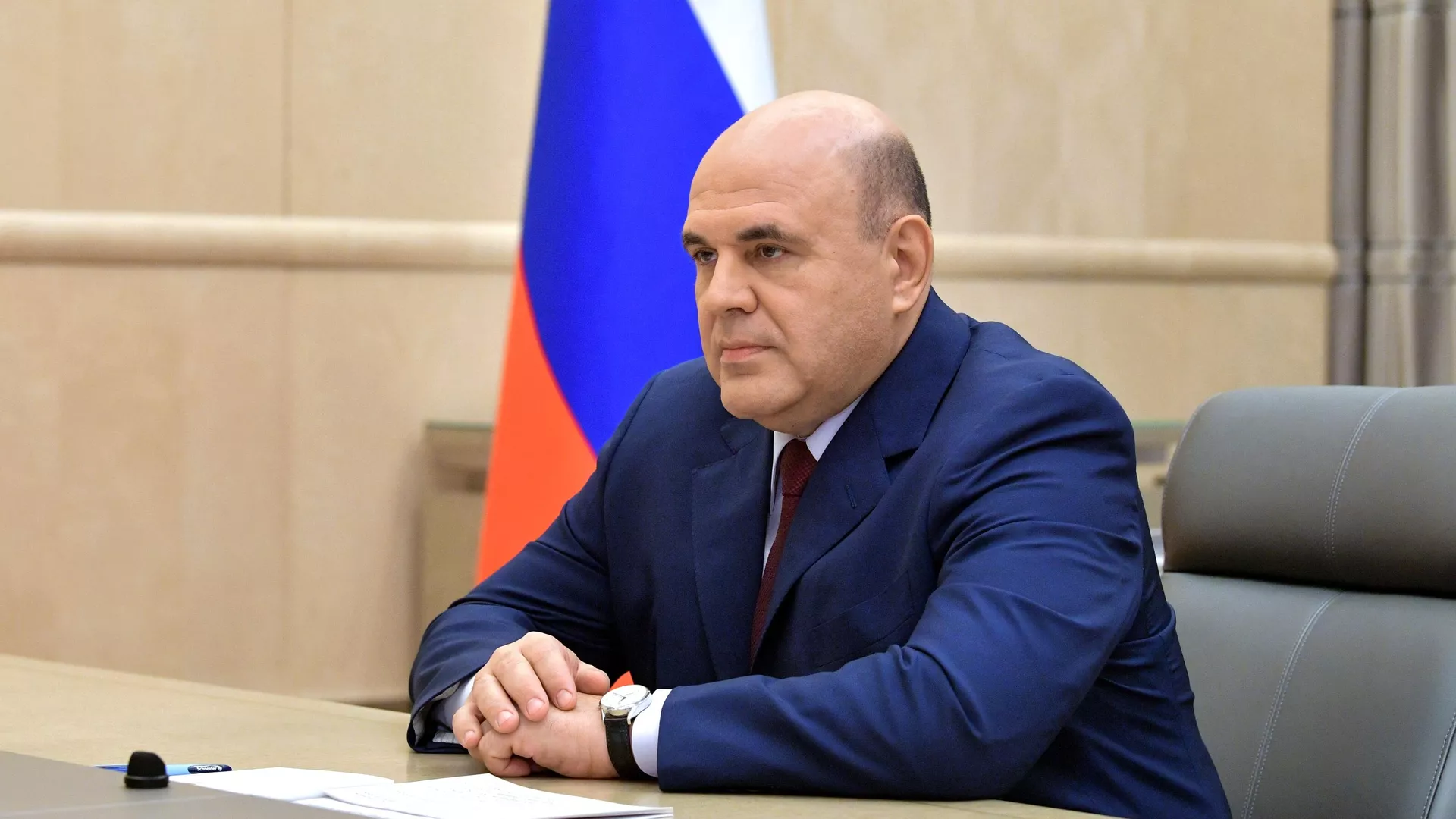 Председатель правительства РФ Михаил Мишустин во время встречи с руководителем Федеральной антимонопольной службы России Игорем Артемьевым и бывшим вице-губернатором Петербурга Максимом Шаскольским Председатель правительства РФ Михаил Мишустин во время встречи с руководителем Федеральной антимонопольной службы России Игорем Артемьевым и бывшим вице-губернатором Петербурга Максимом Шаскольским - РИА Новости, 1920, 12.11.2020