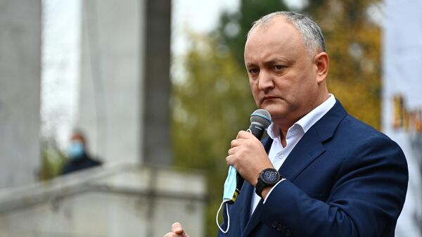 Президент Молдавии Игорь Додон во время митинга в его поддержку в Кишиневе