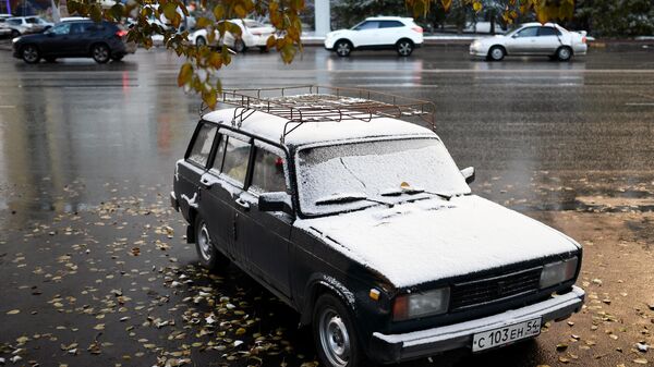 Автомобиль на одной из улиц Новосибирска