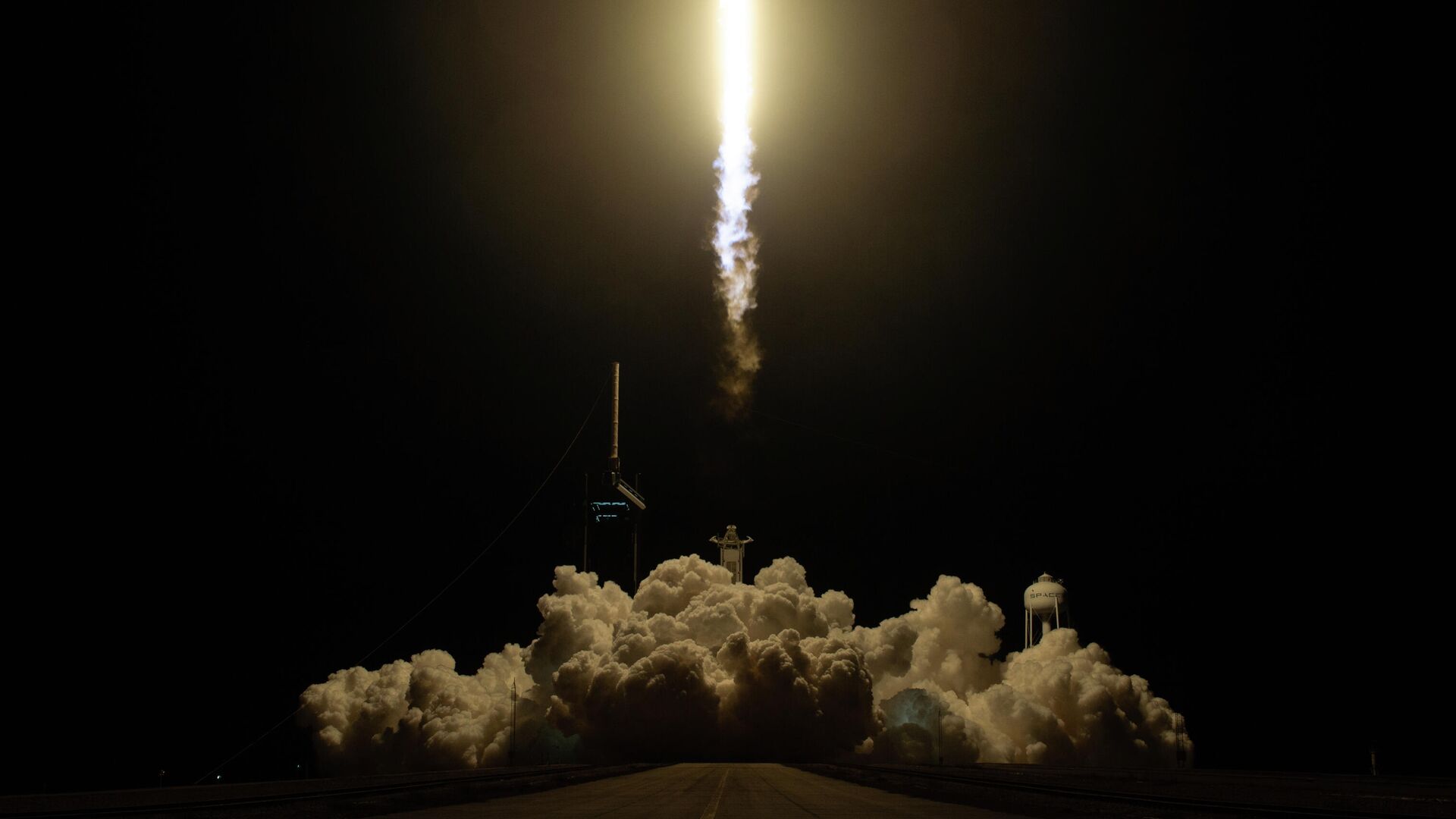 Старт ракеты Falcon 9 с кораблем Crew Dragon к МКС. 15 ноября 2020 - РИА Новости, 1920, 24.11.2021