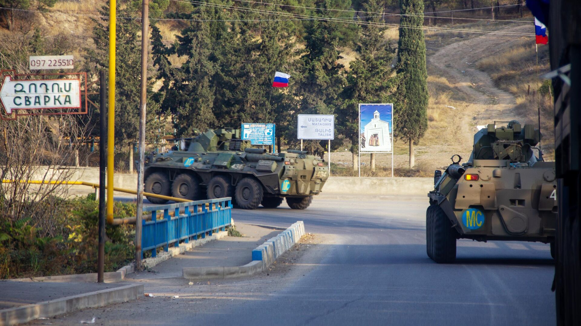 Колонна российских миротворцев направляется к монастырю Дадиванк в Нагорном Карабахе. 16 ноября 2020 - РИА Новости, 1920, 16.11.2020