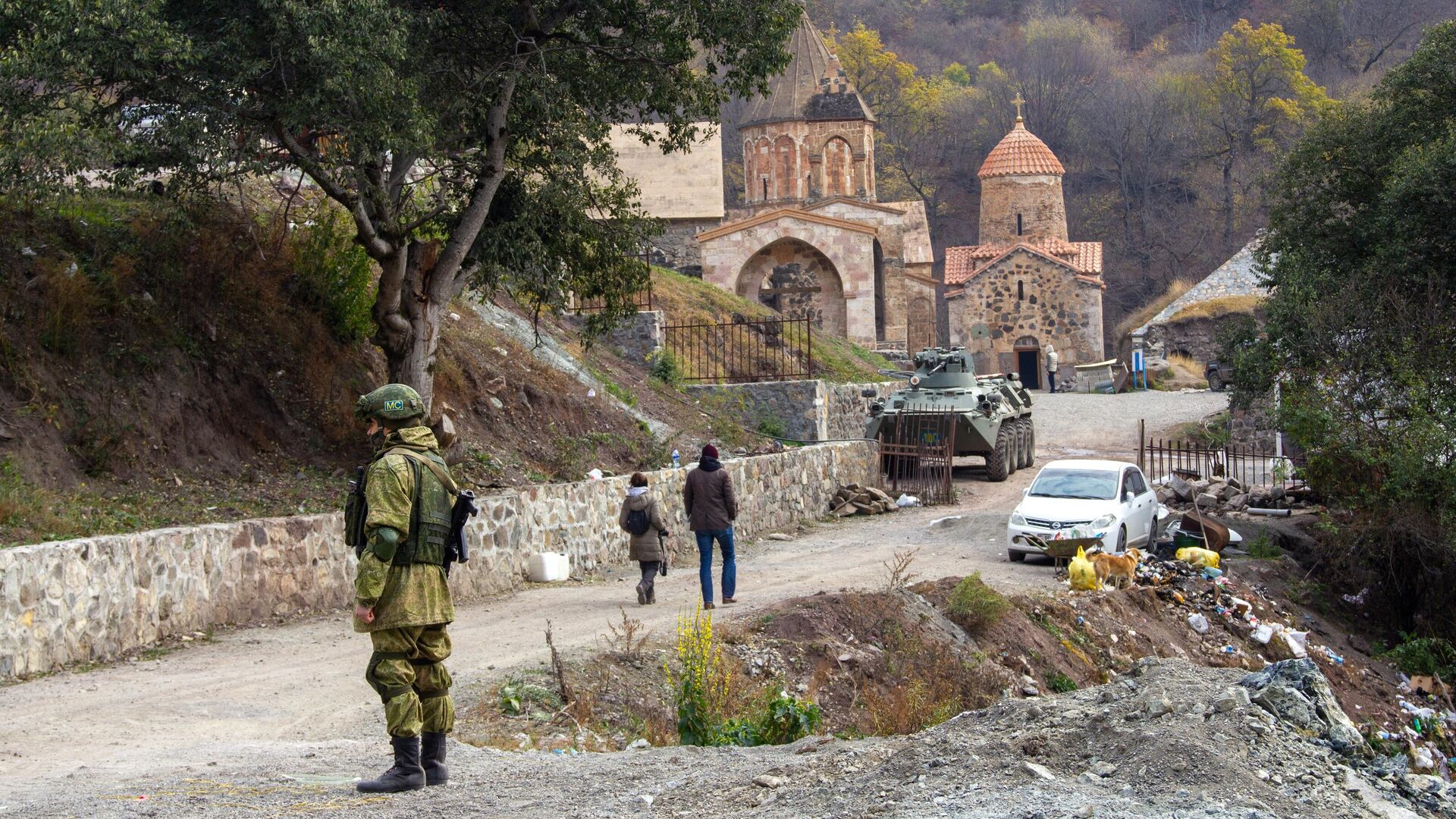 Российский миротворец у монастыря Дадиванк в Нагорном Карабахе - РИА Новости, 1920, 30.05.2021