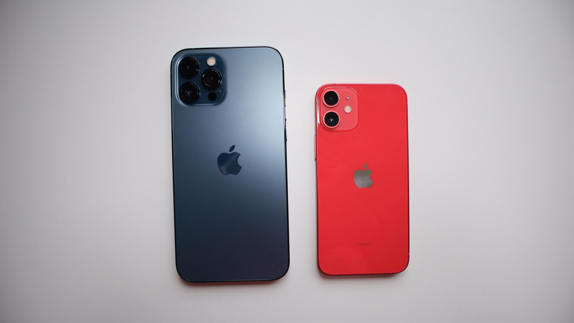 Смартфоны iPhone 12 Pro Max и iPhone 12 mini проверили на прочность - РИА  Новости, 17.11.2020